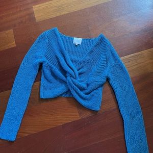 Beautiful blue cropped sweater with knot by JOA